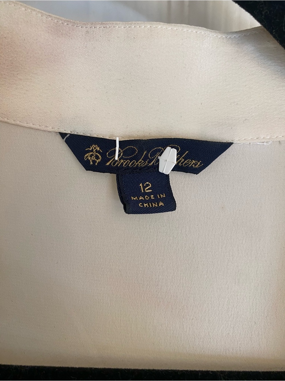 Brooks Brothers Cream Split-Neck Tunic 100% silk - Picture 2 of 4
